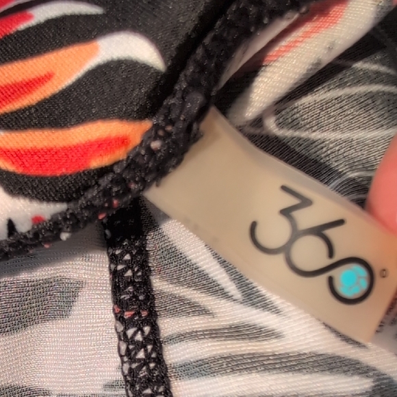 260 Floral Swim Capris - Picture 6 of 10